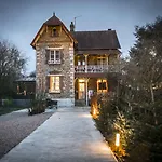 Domaine De La Corniche Rolleboise