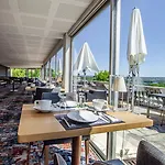 Domaine De La Corniche 4*