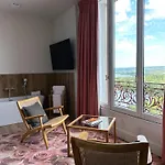 Domaine De La Corniche 4*