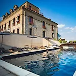 Domaine De La Corniche 4*