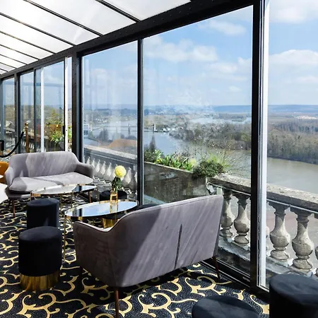 Domaine De La Corniche Hotel 4*