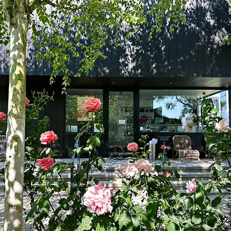 Domaine De La Corniche Hotel 4*