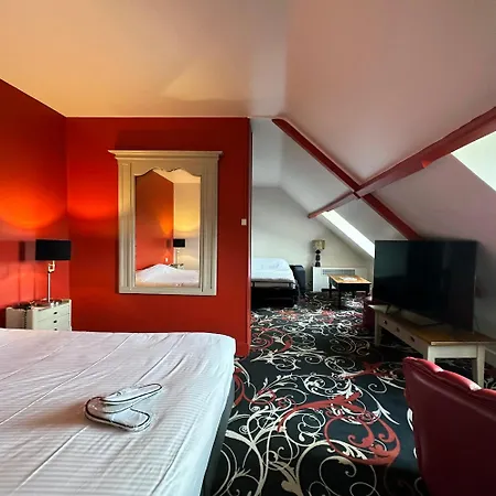 Domaine De La Corniche Hotel 4*