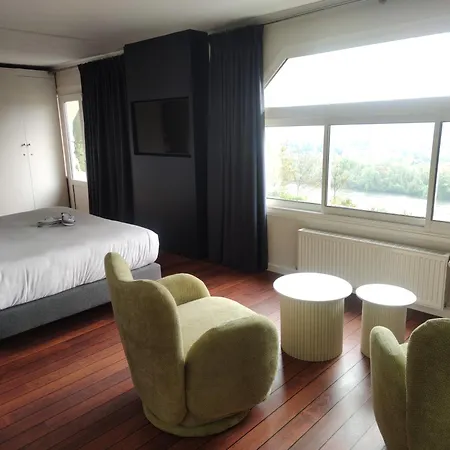 Domaine De La Corniche Hotell 4*
