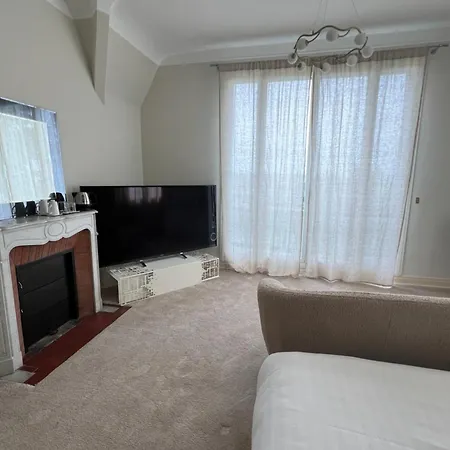 Domaine De La Corniche 4*