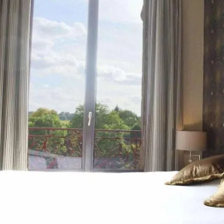 Domaine De La Corniche Hotel 4*