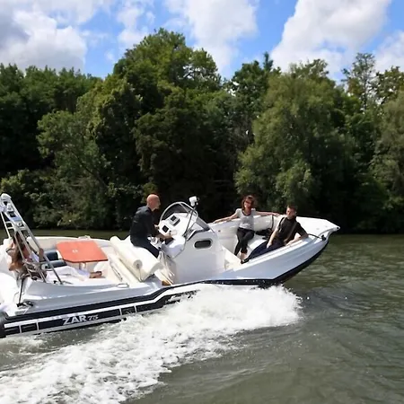 Domaine De La Corniche 4*