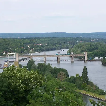 Domaine De La Corniche Hotel 4*