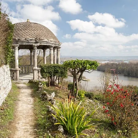 Domaine De La Corniche Hotel 4*