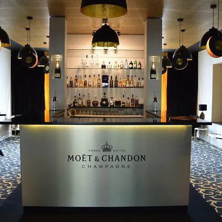 Hotel Domaine De La Corniche 4*