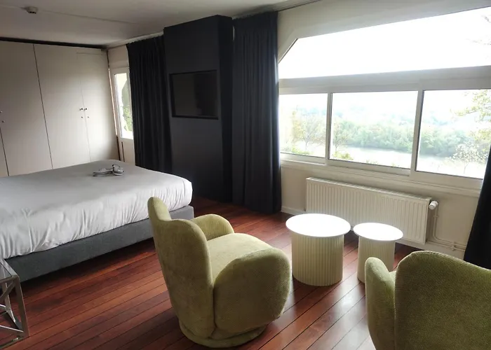 Domaine De La Corniche فندق 4*