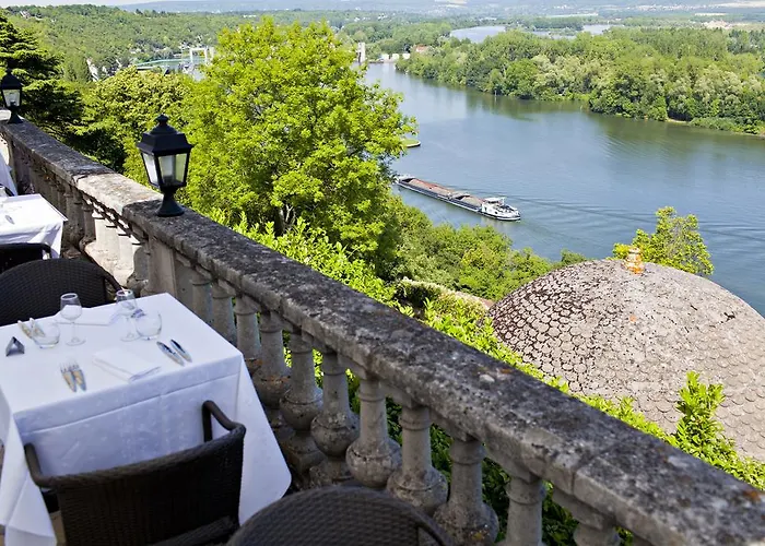 Domaine De La Corniche Hotel