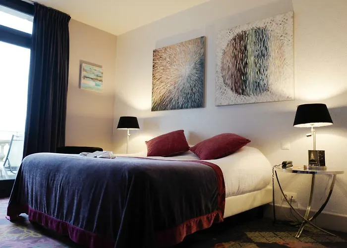 Domaine De La Corniche 4*