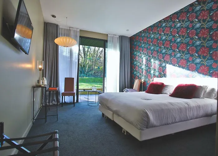 Domaine De La Corniche 4*